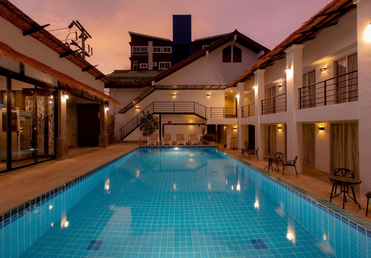 The Nest Resort Patong Bagian luar foto
