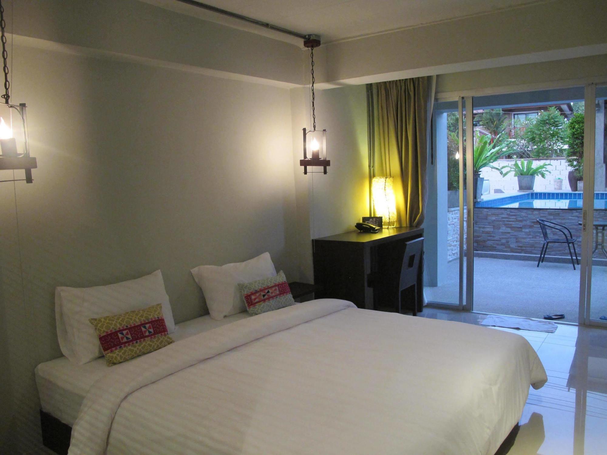 The Nest Resort Patong Bagian luar foto