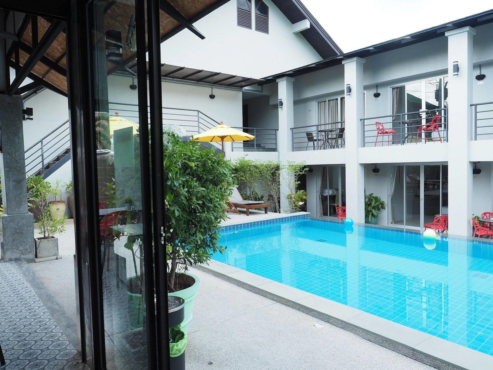 The Nest Resort Patong Bagian luar foto