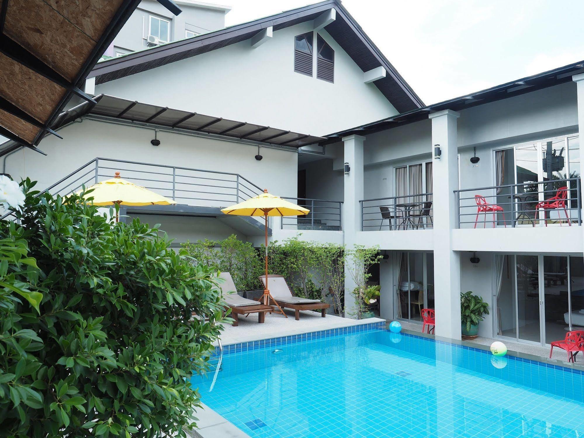 The Nest Resort Patong Bagian luar foto