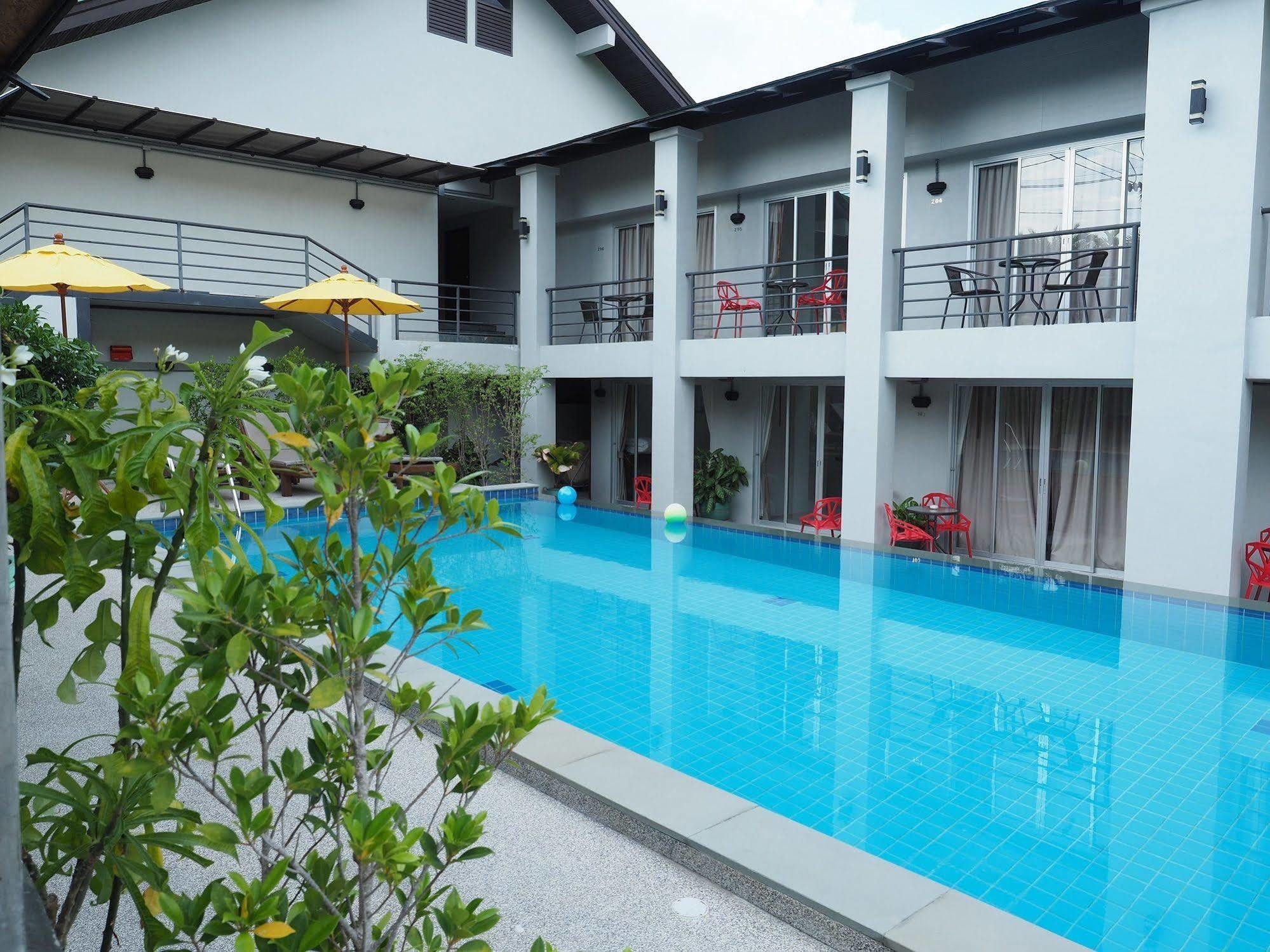 The Nest Resort Patong Bagian luar foto